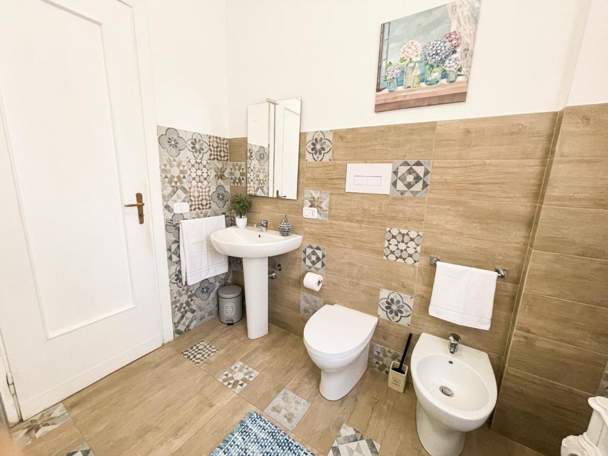 Al Politeama Rooms B&B パレルモ エクステリア 写真