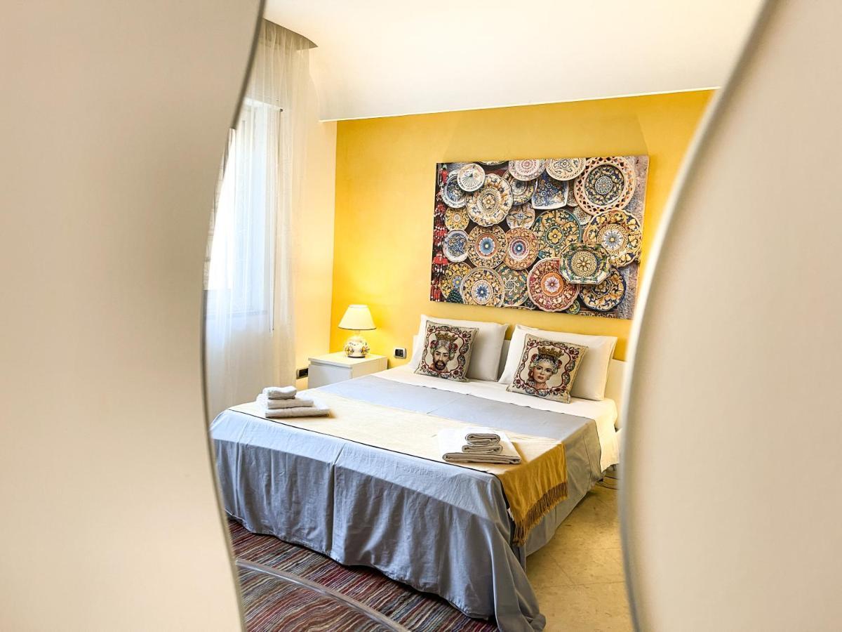 Al Politeama Rooms B&B パレルモ エクステリア 写真