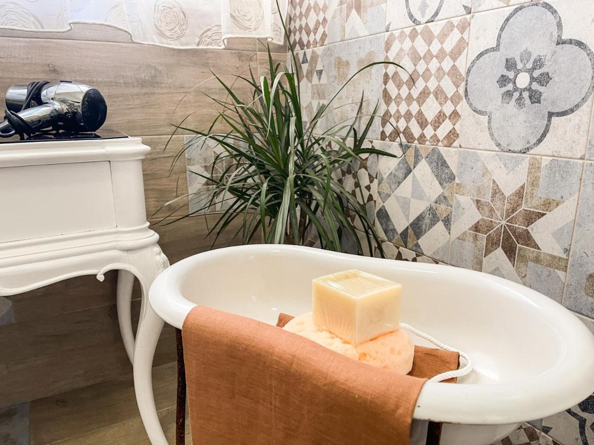 Al Politeama Rooms B&B パレルモ エクステリア 写真