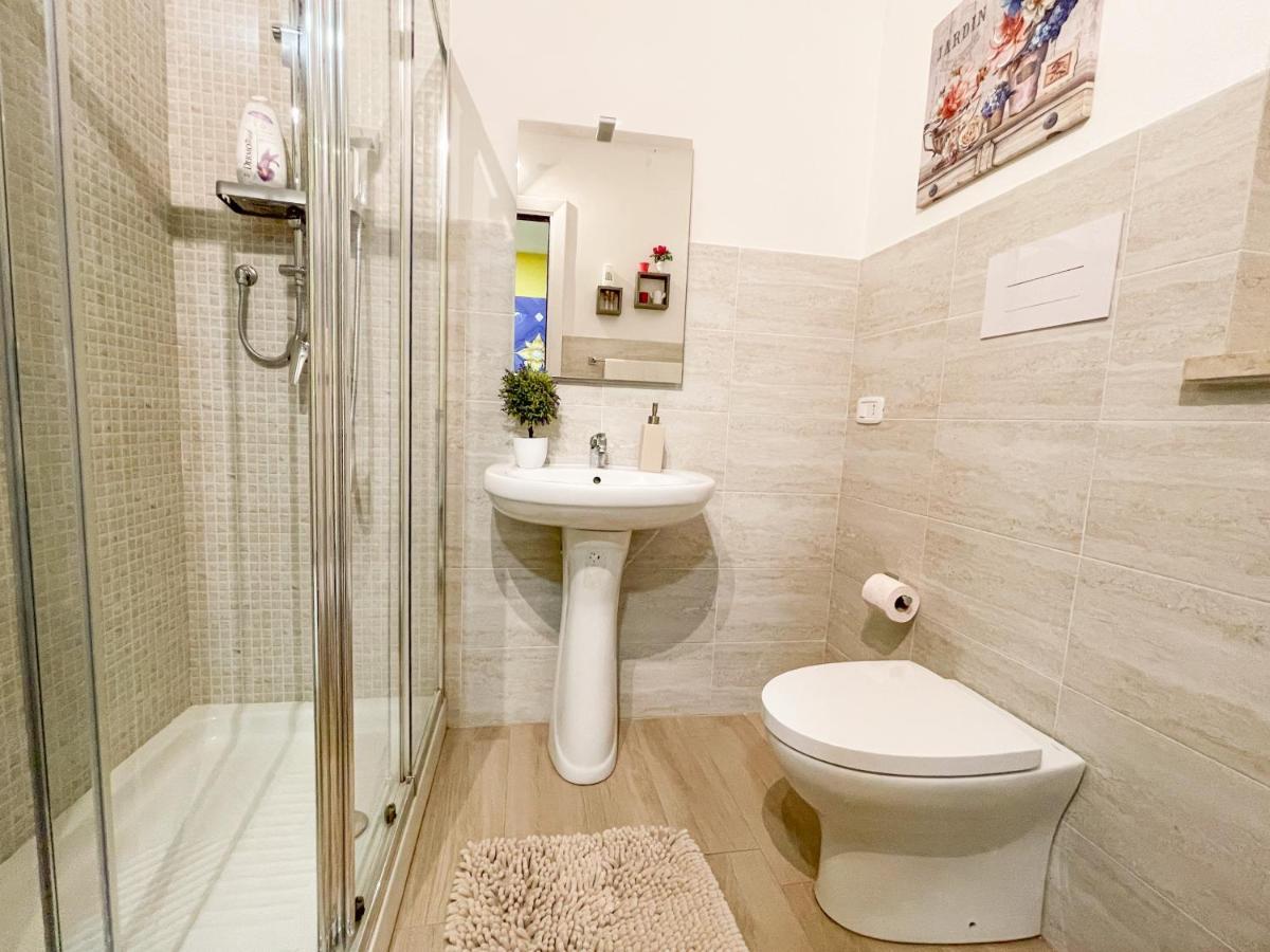 Al Politeama Rooms B&B パレルモ エクステリア 写真